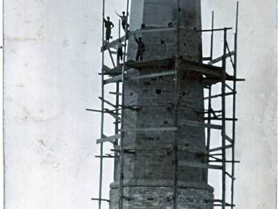 Torre Canne inizi� cos� ad espandersi all'inizio del 900. Nel 1928 fu costruito il faro...